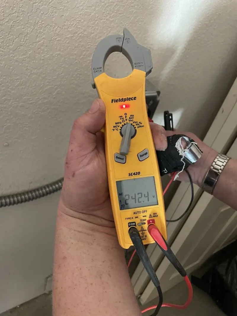 Voltage testing with clamp meter during Aluminum Wiring Replacement in Tinicum